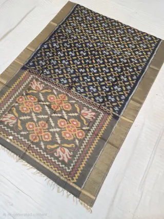 Charcoal Black and Multicolour Floral Medallion Pallu Handcrafted Pure Ikkat Silk Pochampally Saree