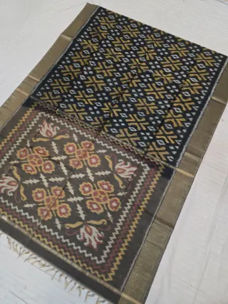 Jet Black and Multicolour Medallion Pallu Handcrafted Pure Ikkat Silk Pochampally Saree