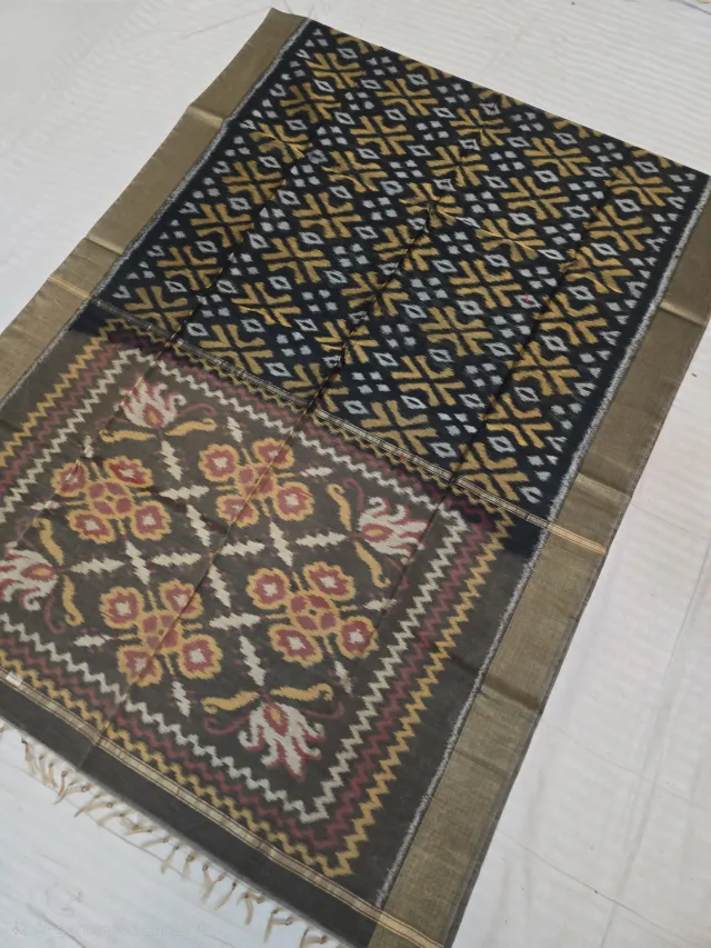 Jet Black and Multicolour Medallion Pallu Handcrafted Pure Ikkat Silk Pochampally Saree