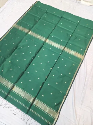 Emerald Green Handwoven Zari Buti and Tissue Pallu Maheshwari Pure Silk Saree