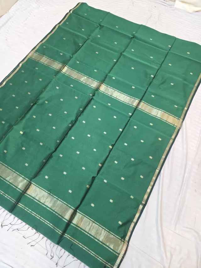 Emerald Green Handwoven Zari Buti and Tissue Pallu Maheshwari Pure Silk Saree