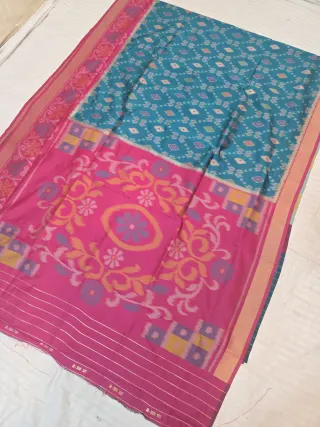 Peacock Blue Patola and Rani Pink Contrast Medallion Pallu Pure Silk Saree