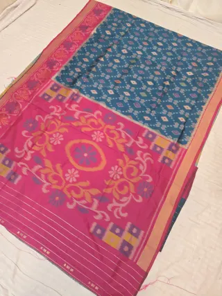 Ocean Teal Blue Patola and Rani Pink Contrast Medallion Pallu Pure Silk Saree