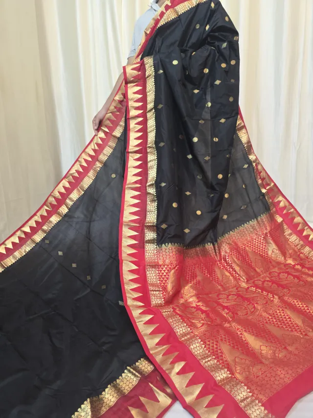 Jet Black Pure Kanjivaram Silk Saree with Scarlet Red Contrast Gold Zari Brocade Pallu