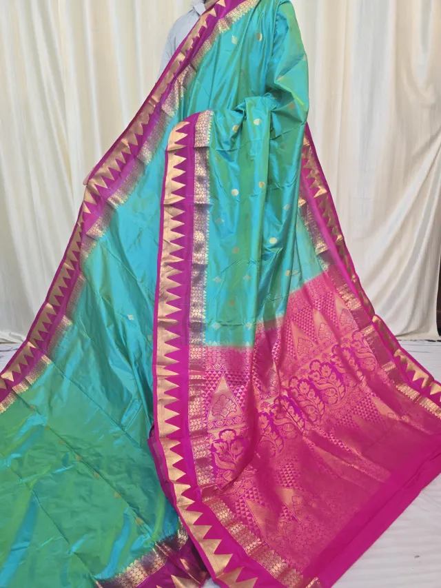 Sea Green Pure Kanjivaram Silk Saree with Rani Pink Contrast Gold Zari Brocade Pallu