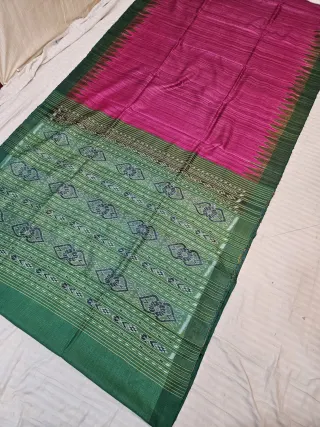 Rani Pink and Bottle Green Handwoven Traditional Floral Ikkat Pallu Ghicha Pure Silk Saree