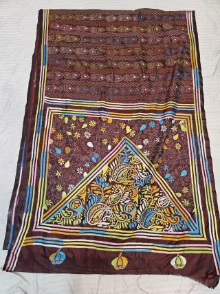Coffee Brown Blended Bangalore Silk Hand Embroidery Kantha Saree with Triangular Paisley Motif Pallu