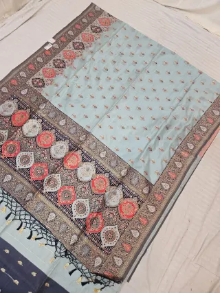 Ash Grey and Charcoal Grey Contrast Floral Medallion Masakali Soft Silk Saree