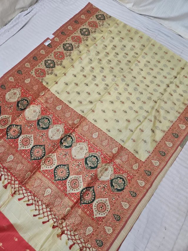 Butter Cream and Coral Red Contrast Floral Medallion Masakali Soft Silk Saree