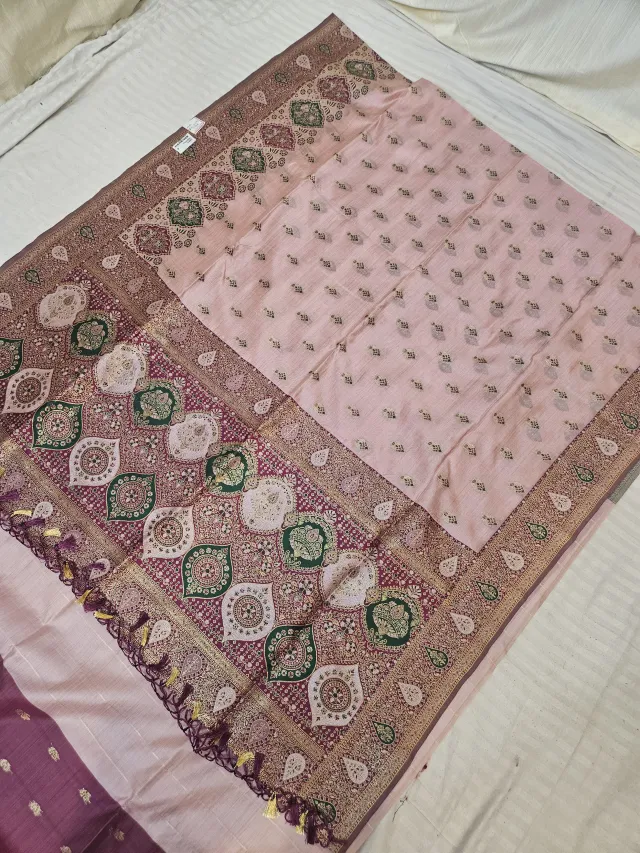 Blush Pink and Deep Wine Contrast Floral Medallion Masakali Soft Silk Saree
