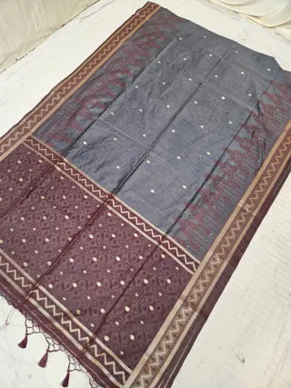 Ash Grey and Dark Chocolate Contrast Trellis Pallu and Chevron Border Dola Ikkat Soft Dola Silk Saree