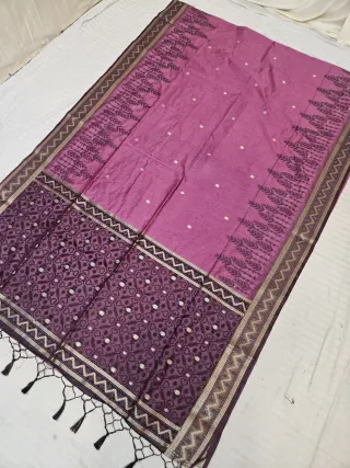 Magenta and Deep Plum Contrast Trellis Pallu and Chevron Border Dola Ikkat Soft Dola Silk Saree