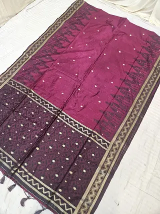Wine Red and Dark Plum Contrast Trellis Pallu and Chevron Border Dola Ikkat Soft Dola Silk Saree