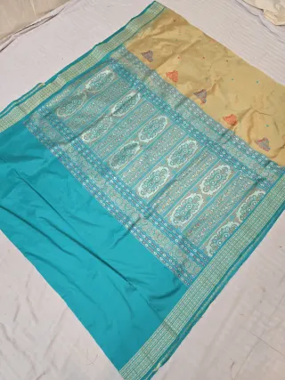 Mustard Yellow and Sea Green Contrast Bomkai Medallion Pure Mulberry Silk Saree