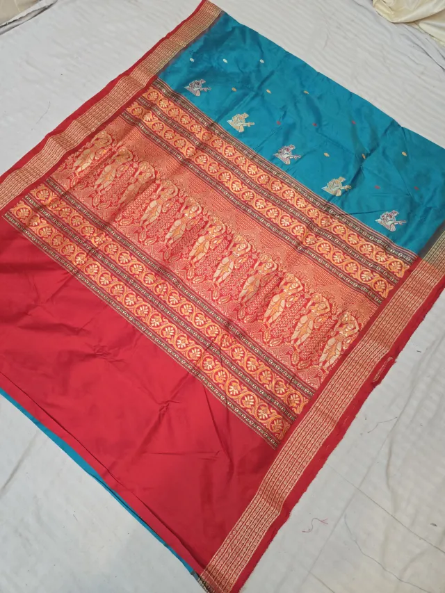 Peacock Blue and Crimson Red Contrast Figurative Narrative Weave Pure Mulberry Silk Saree