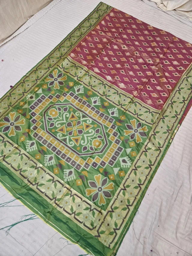Berry Pink and Mehndi Green Pochampally Ikkat Soft Silk Saree with Patola Medallion Pallu