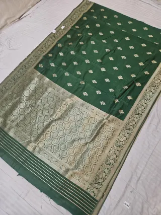 Forest Green Samarpan Buti and Zari Wave Trellis Pallu Soft Silk Saree