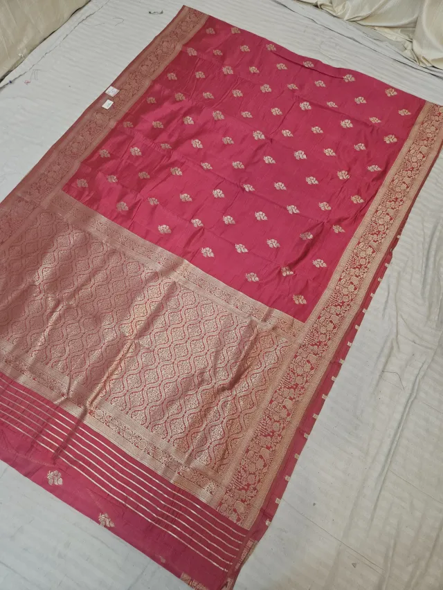 Rani Pink Samarpan Buti and Zari Wave Trellis Pallu Soft Silk Saree