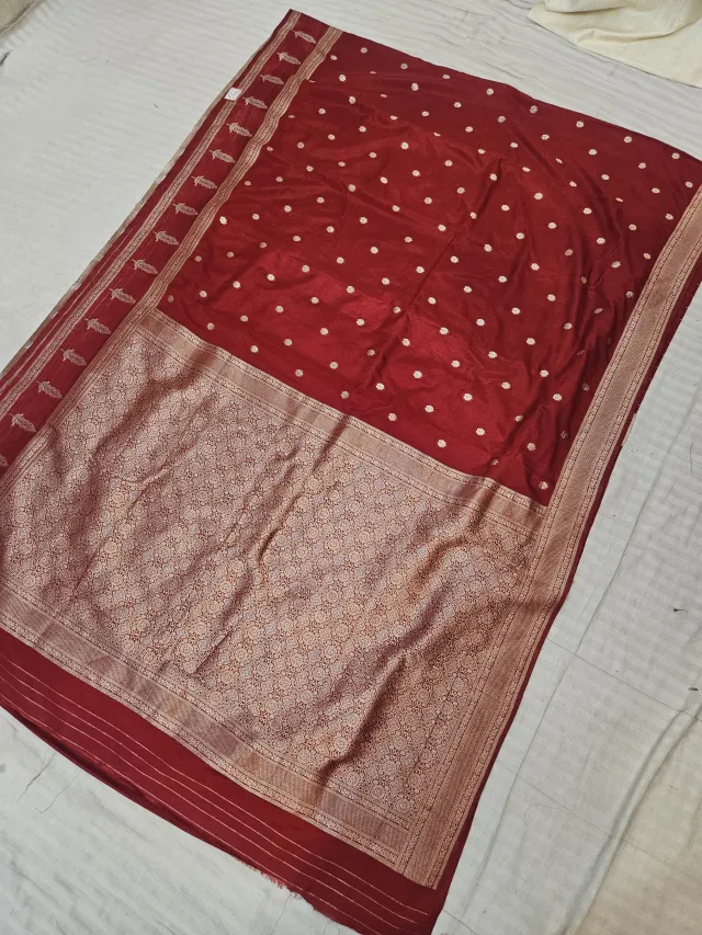 Blood Red Khadi Georgette Texture Floral Buti Zari Pallu Soft Silk Saree