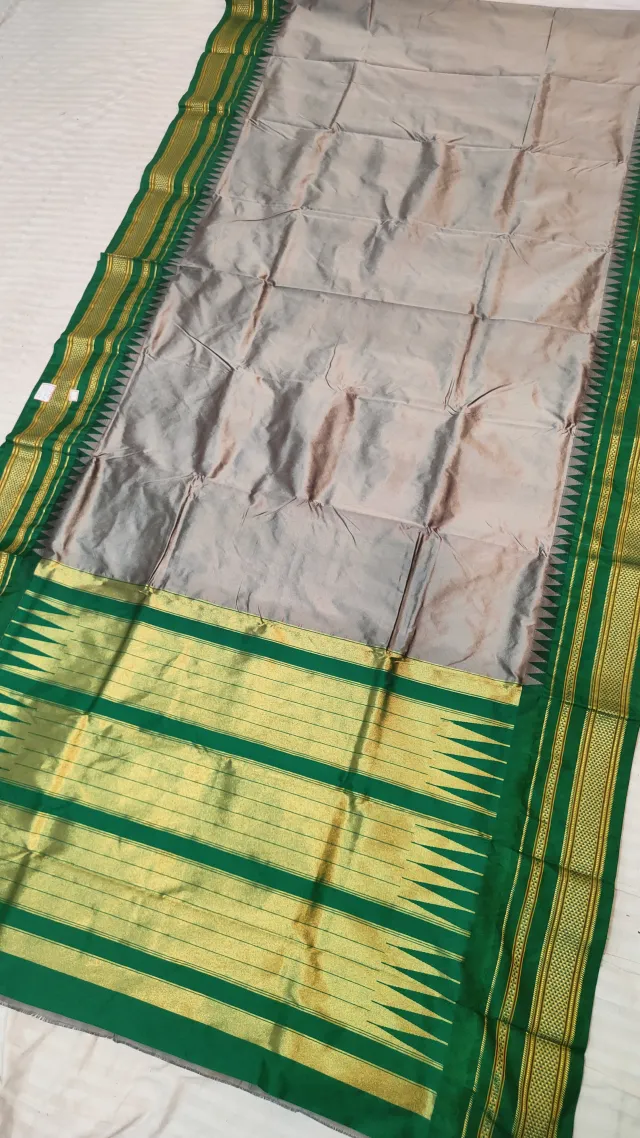 Silver Grey and Emerald Green Gadwal Pure Mulberry Silk Saree with Traditional Zari Temple Pallu