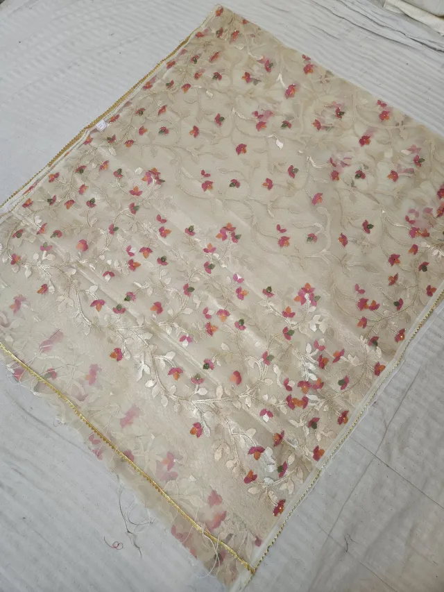 Cream Ivory Muslin Jamdani Soft Silk Saree with All-Over Floral Jaal and Meenakari Weave