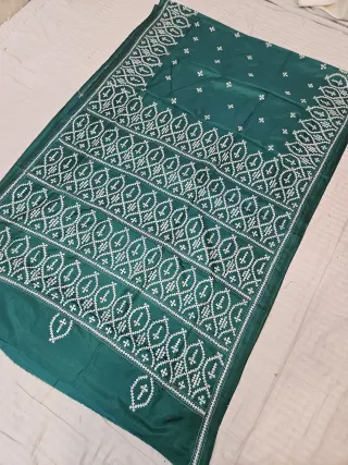 Bottle Green Hand Embroidered Saree with Geometric Trellis & Oval Medallion Gujarati Stitch Aanchal