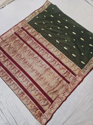 Bottle Green Soft Silk Saree with Contrast Maroon Royal Elephant Zari Pallu