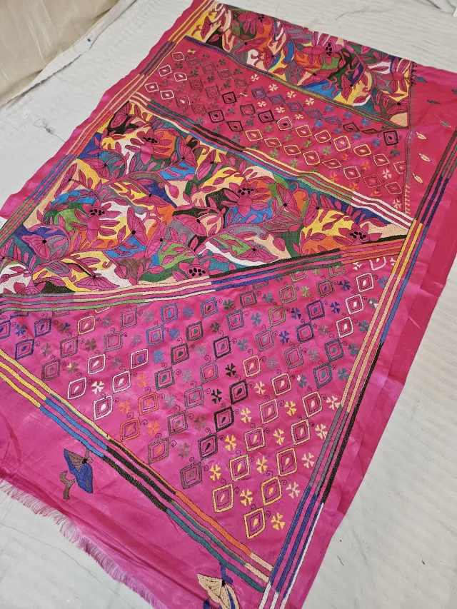 Hot Pink Blended Bangalore Silk Reverse Kantha Stitch Floral and Geometric Pallu Saree