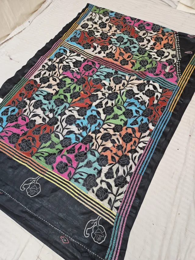 Black Blended Bangalore Silk Reverse Kantha Stitch Rose Floral Pallu Saree