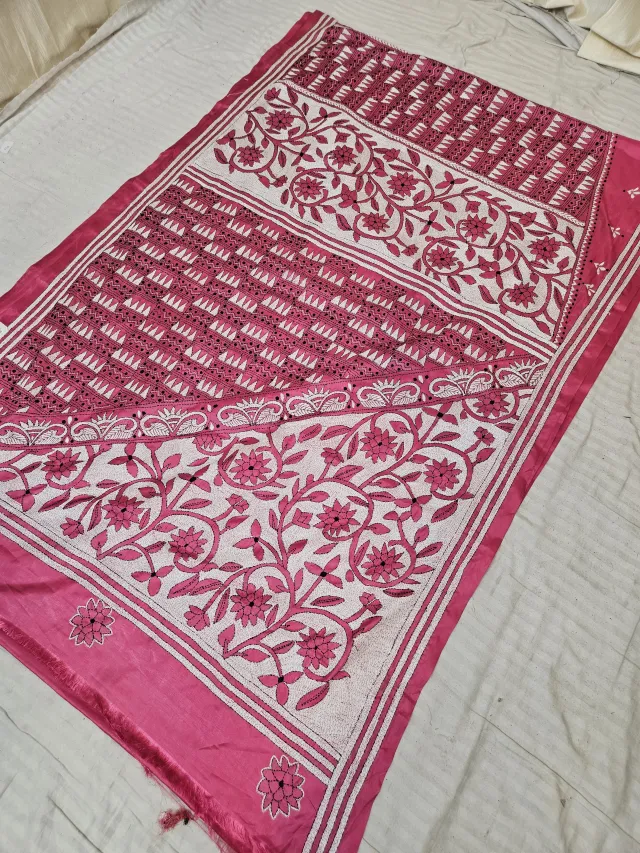 Hot Rani Pink Blended Bangalore Silk Reverse Kantha Stitch Floral and Geometric Pallu Saree