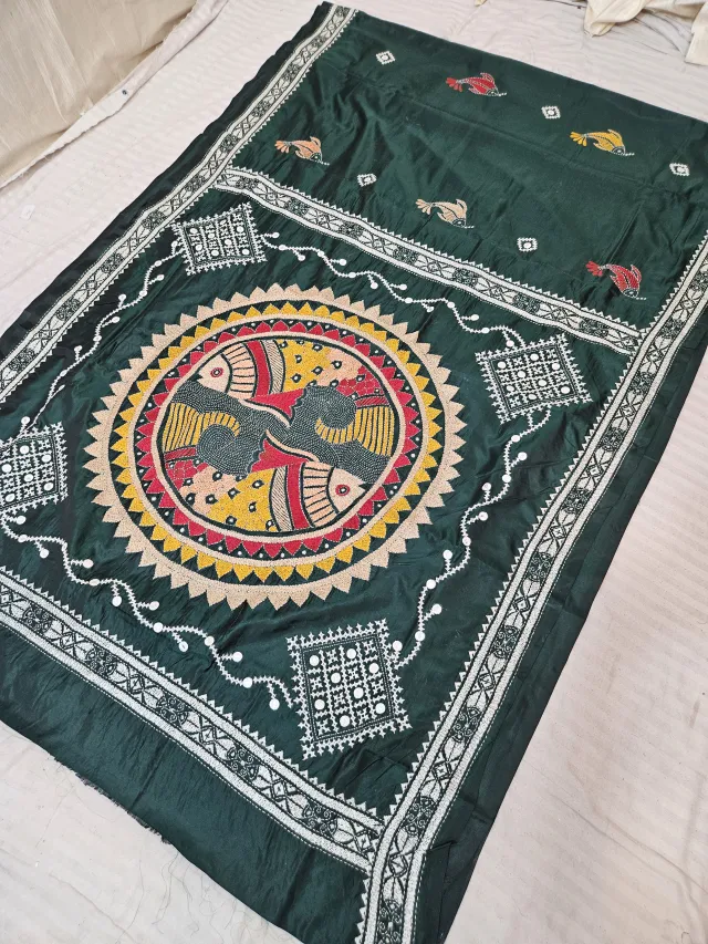 Bottle Green Blended Bangalore Silk Saree with Handcrafted Fusion Kantha Stitch Twin Fish Medallion
