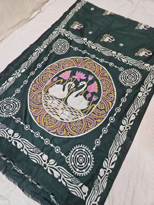 Bottle Green Blended Bangalore Silk Saree with Handcrafted Fusion Kantha Stitch Swan Medallion