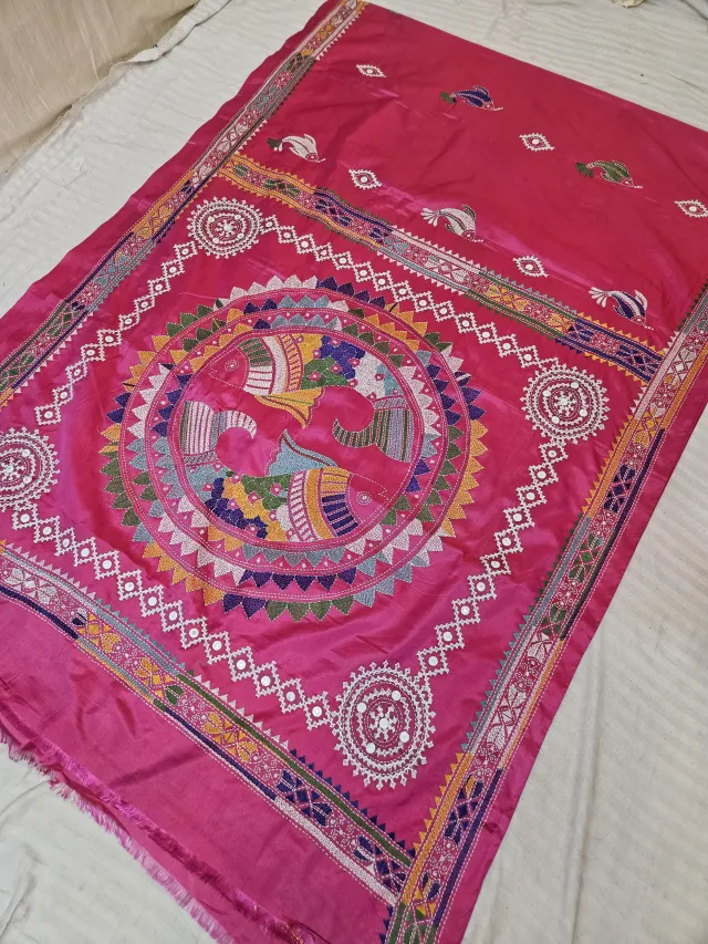 Rani Pink Blended Bangalore Silk Saree with Handcrafted Fusion Kantha Stitch Twin Fish Medallion