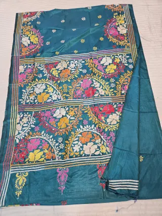Peacock Green Blended Bangalore Silk Kantha Stitch Semicircular Floral Medallion Pallu Saree
