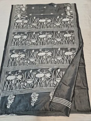 Glossy Black Blended Bangalore Silk Kantha Stitch Lotus Floral Pallu Saree