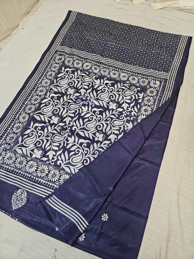 Navy Blue Blended Bangalore Silk Saree with Handcrafted Monochromatic White Floral & Paisley Kalka Kantha Stitch
