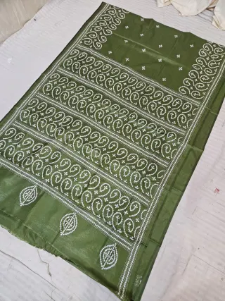 Olive Green Blended Bangalore Silk Saree with Handcrafted Monochromatic White Gujarati Stitch Scrolling Paisley
