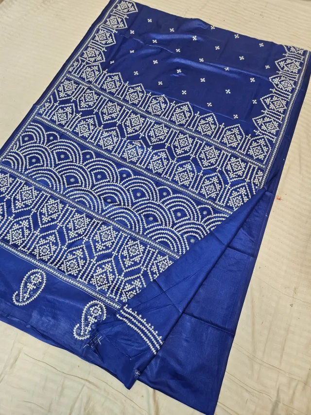 Royal Blue Blended Bangalore Silk Saree with Handcrafted Monochromatic White Gujarati Stitch Geometric Scallop & Diamond