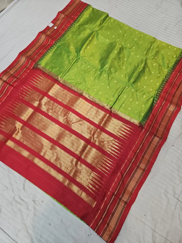 Parrot Green and Crimson Red Pure Mulberry Silk Buti Gadwal Saree with Woven Golden Zari Temple Border and Rich Brocade Pallu