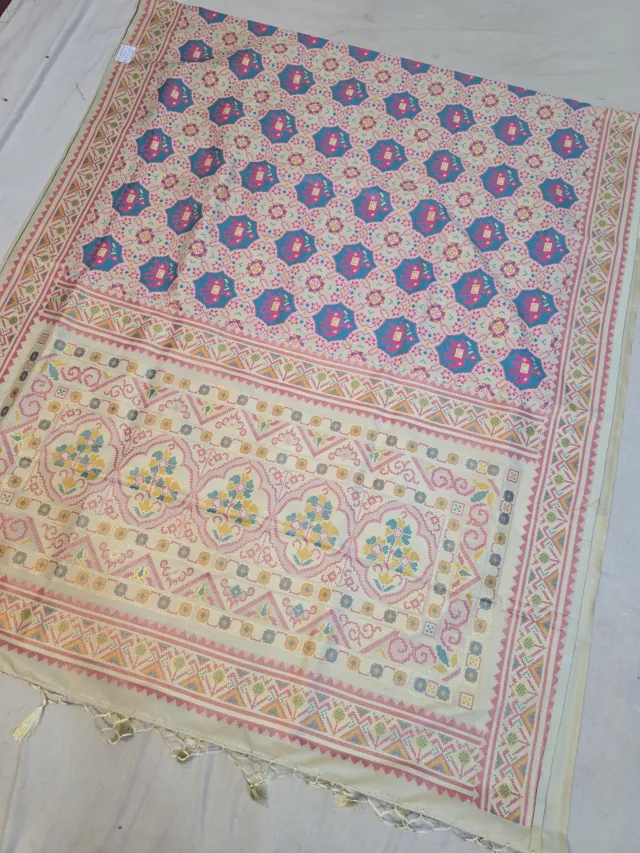 Off-White Cream Soft Silk Saree with Ikkat Print Jaal and Woven Time Border