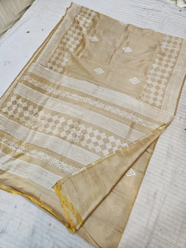 Tussar Gold Pure Bishnupur Katan Silk Hand Block Printed Diamond Checkerboard and Floral Vine Pallu Saree