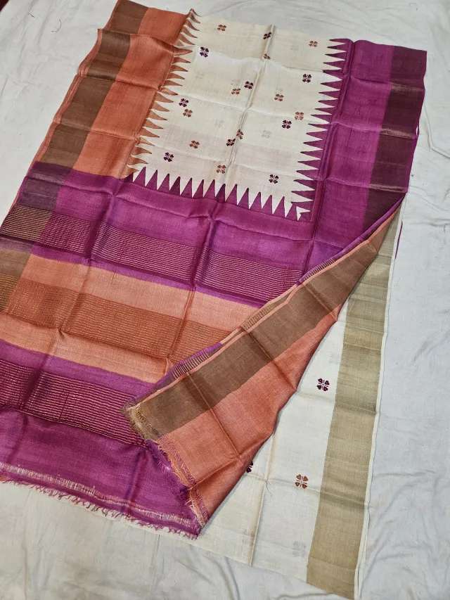 Off-White and Magenta Pure Gachi Tussar Block Print Saree with Temple Border and Colour-Blocked Pallu
