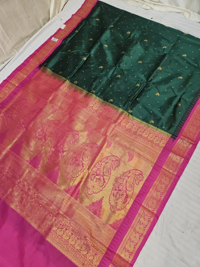 Bottle Green and Rani Pink Soft Silk Irkal Inchi Saree with Woven Gold Zari Buti & Rich Grand Kalka Pallu