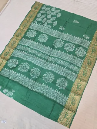 Emerald Forest Green Pure Bangalore Silk Baluchari Border Saree with Floral Guldasta & Leaf Block Print