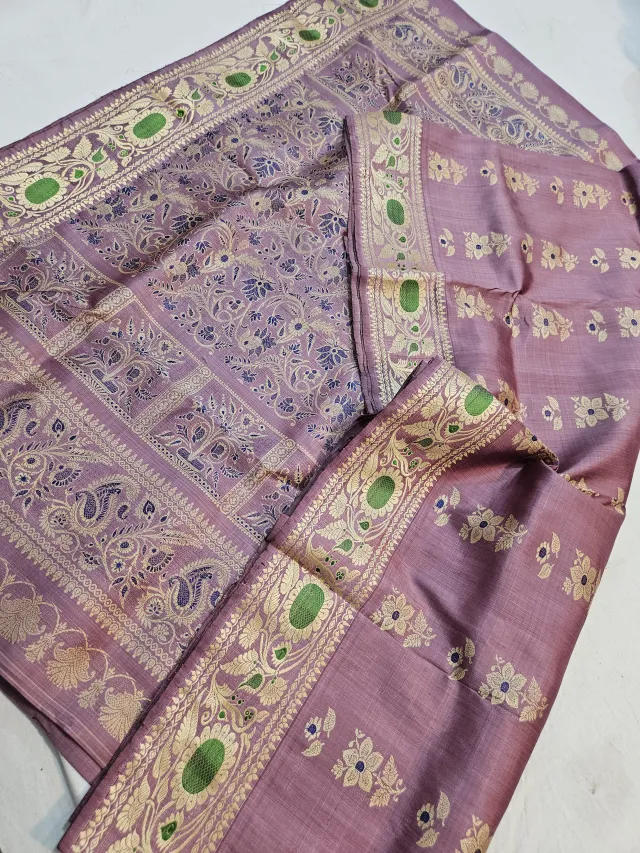 Dusty Mauve Pure Bishnupur Silk Swarnachari Saree with Emerald Meenakari Border & Floral Jaal Pallu