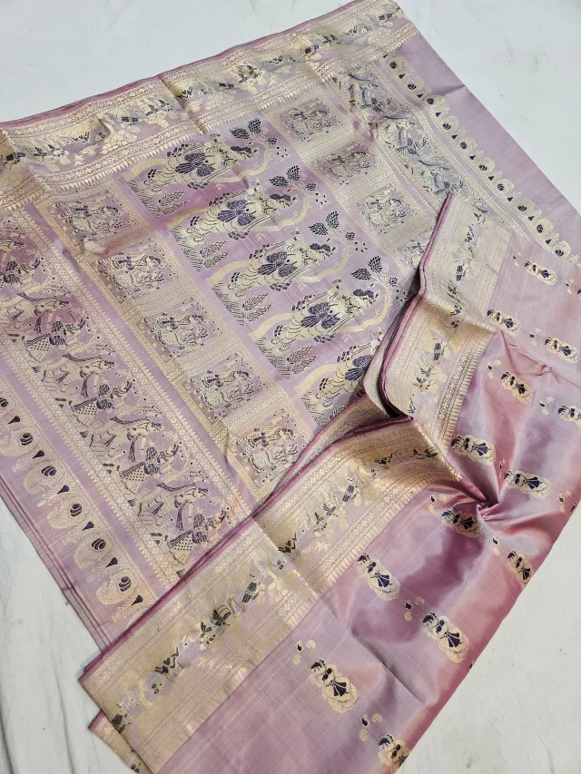 Dusty Lilac Mauve Pure Bishnupur Silk Swarnachari Saree with Meenakari Courtly Figures Border & Durbar Narrative Pallu