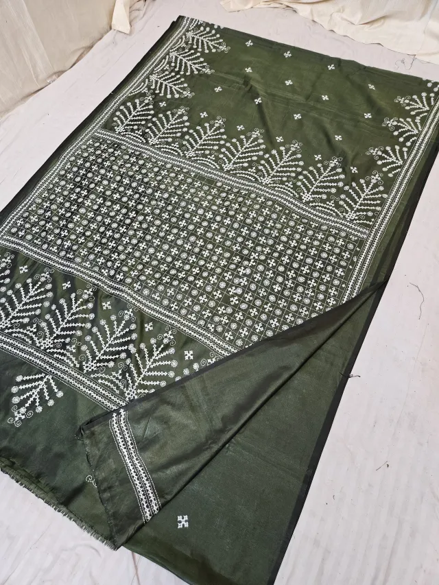 Forest Olive Green Blended Bangalore Silk Saree with All-Over White Gujarati Stitch Tree-of-Life & Embroidered Pallu