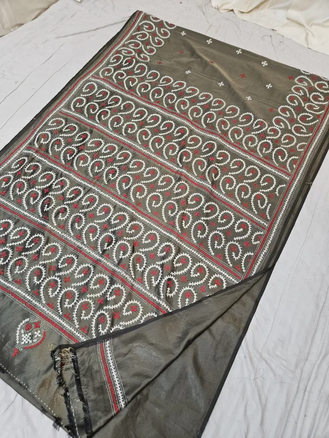 Bronze Olive Green Blended Bangalore Silk Saree with White & Red Gujarati Stitch Paisley Swirls & Embroidered Pallu