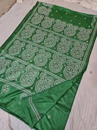 Emerald Green Blended Bangalore Silk Saree with All-Over White Gujarati Stitch Circular Mandalas & Embroidered Pallu