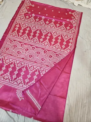 Rani Pink Blended Bangalore Silk Saree with All-Over White Gujarati Stitch Scalloped Arch & Embroidered Pallu